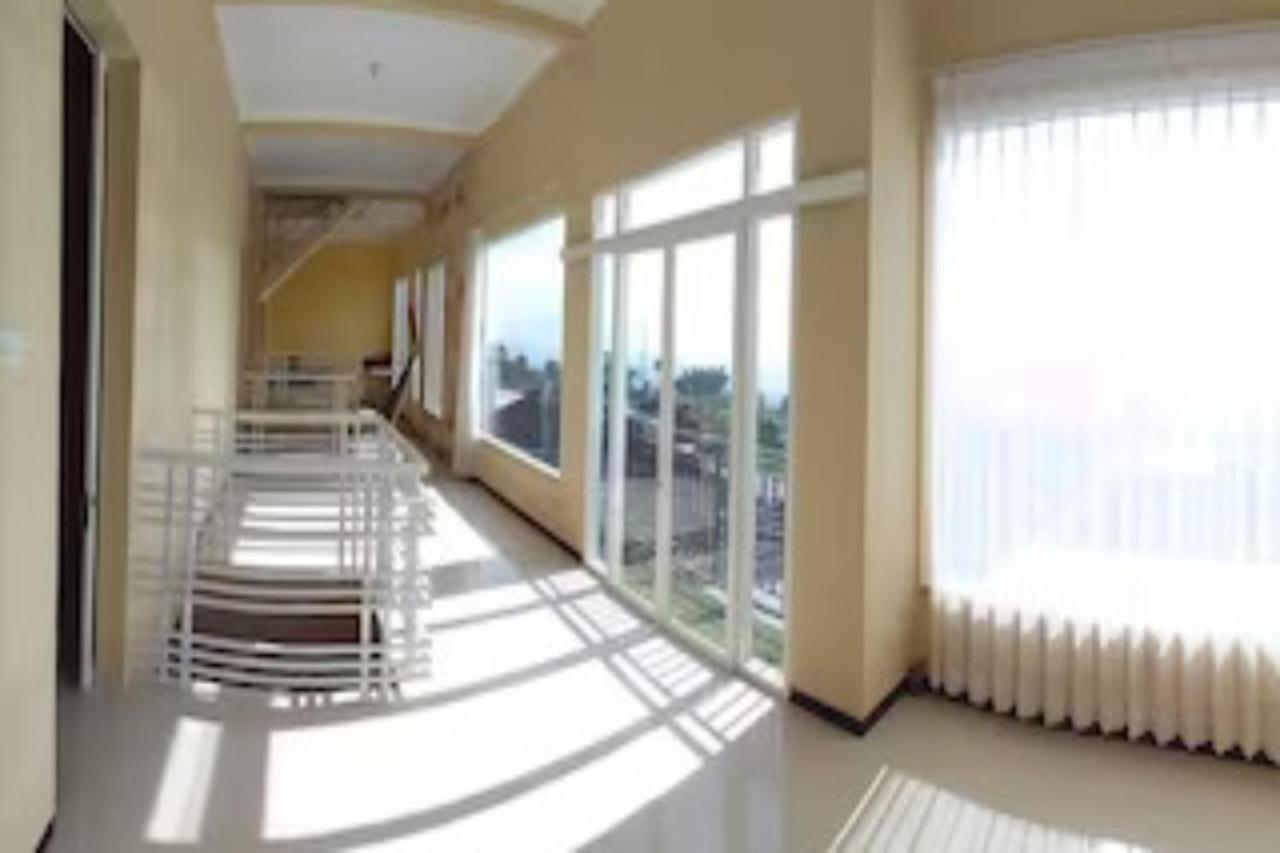 Hotel Express O 91800 Chantika Malang
